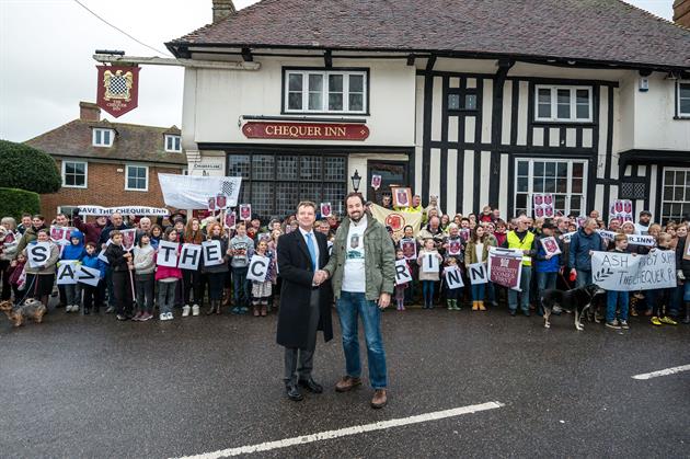 Kent_Online's tweet photo. From earlier: campaigners to protest to save village pub @SaveChequerInn @Savethepubsnow https://t.co/6WlRYvcNDN https://t.co/v8gbx9QqTQ