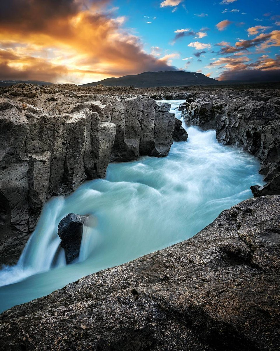 WowViewz's tweet photo. Iceland https://t.co/cw9D1KM7Oh