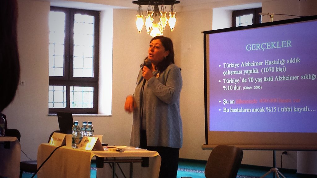 EmEmineist's tweet photo. Event #Alzheimer #Demenz wir bedanken uns herzlich an Generalkonsul Ahmet Başar Şen &amp; Prof. Işın Baral Kulaksızoğlu. https://t.co/zRkG455vQp