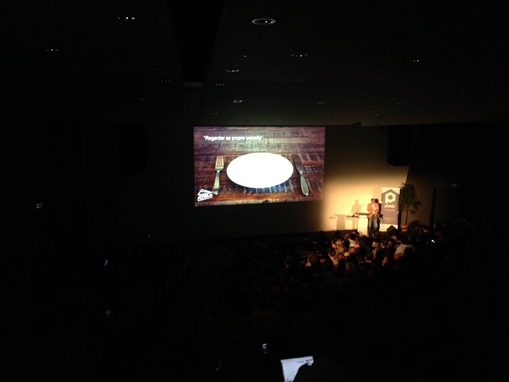 #pxfest les étudiants d' <a href="/artnum/">artnum</a> y sont !
<a href="/pixelsfestival/">Pixels Festival</a> et regarde leurs assiettes