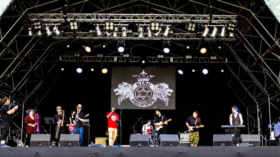 SportbeatFest's tweet photo. We're looking forward to #Gloucester's v own @KingSolomonUK support @TheBeat @GlosGuildhall tonight! #StarkImages https://t.co/YO8MawSOUS