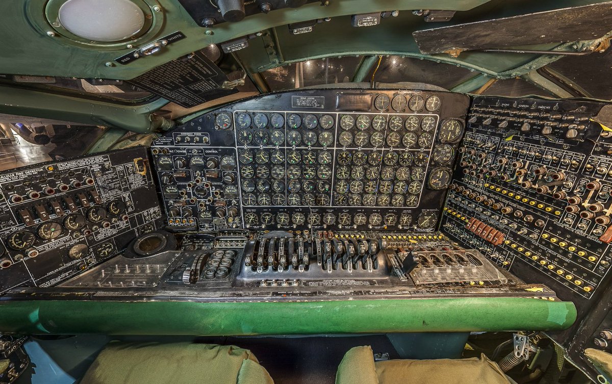 まっちゅん B 36の航空機関士席の計器版はアナログ好きや松本零士的sf好きにはたまらないと思う T Co T93pokbnvb まっちゅん B 36の航空機関士席の計器版はアナログ好きや松本零士的sf好きにはたまらないと思う T Co T93pokbnvb
