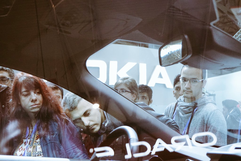 barcelona_cat's tweet image. Quines són les novetats de la indústria mòbil? Alumnes de l&apos;IES #Guineueta les coneixen al #MWC16. #technology4all