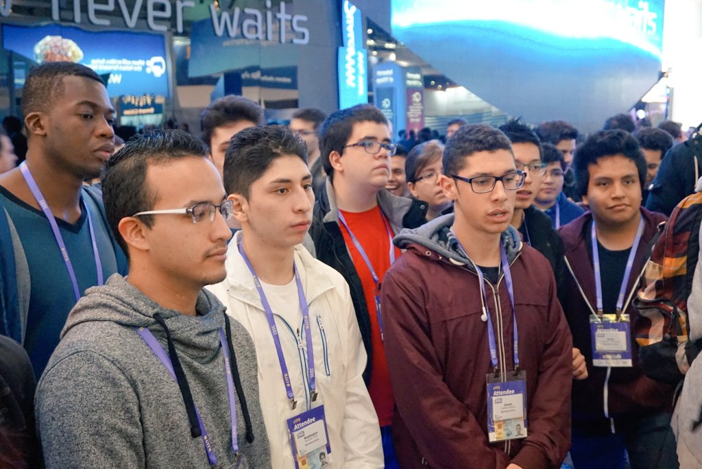 barcelona_cat's tweet image. Quines són les novetats de la indústria mòbil? Alumnes de l&apos;IES #Guineueta les coneixen al #MWC16. #technology4all