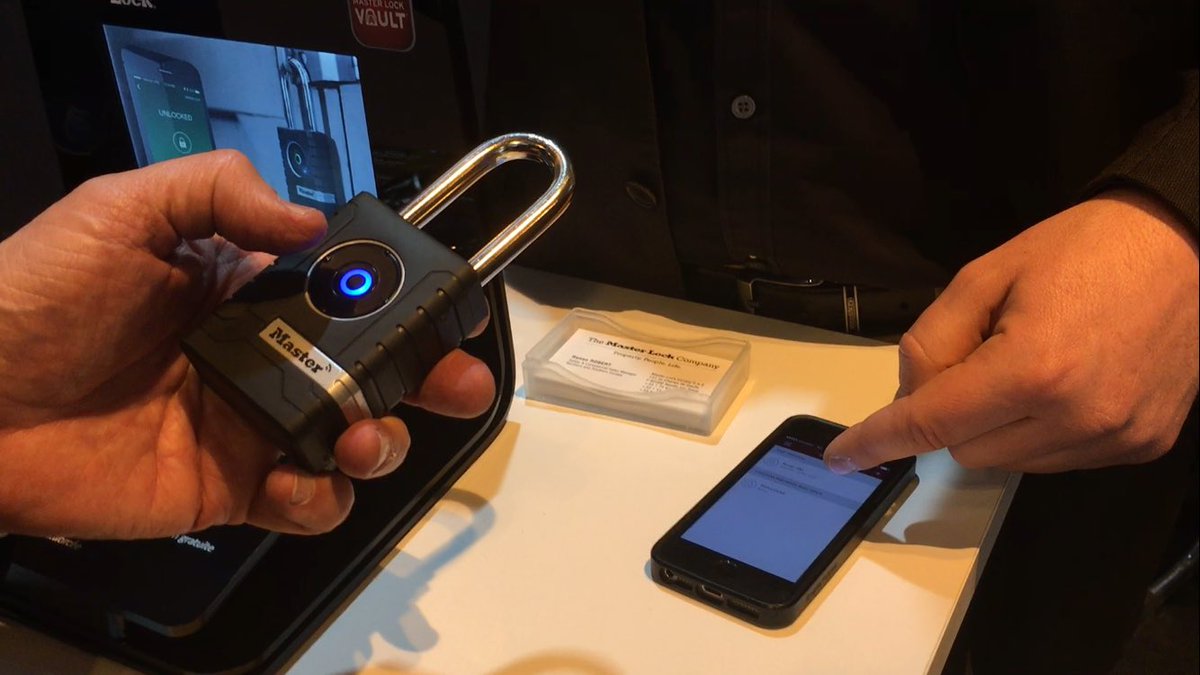 serseco's tweet photo. Novedades en #SICUR2016: candado de @MasterLockUS que se maneja desde el celular https://t.co/v9X8dfHOrK