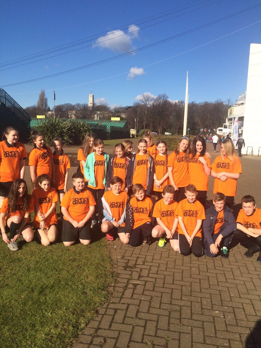 HallParkPE's tweet photo. Our 'Futsal' teams ready to go! Good luck to all the boy and girls #nottsschoolgames #hpaen https://t.co/ZvbezXeWuw