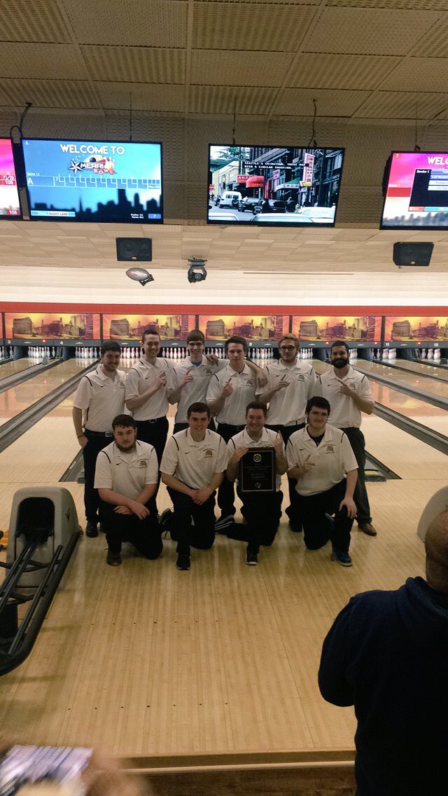 JoshDeYonker's tweet photo. Good luck @Edeyonker at the national tournament in Buffalo this weekend! 🎳 #DivisionChamps #BuffaloBound https://t.co/c5BdTIh2rT