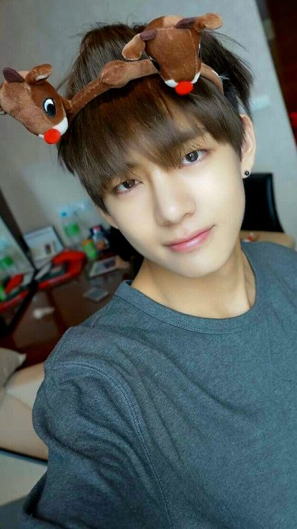 ImLisaFor's tweet photo. Kim Taehyung https://t.co/UnJn2jMNF7