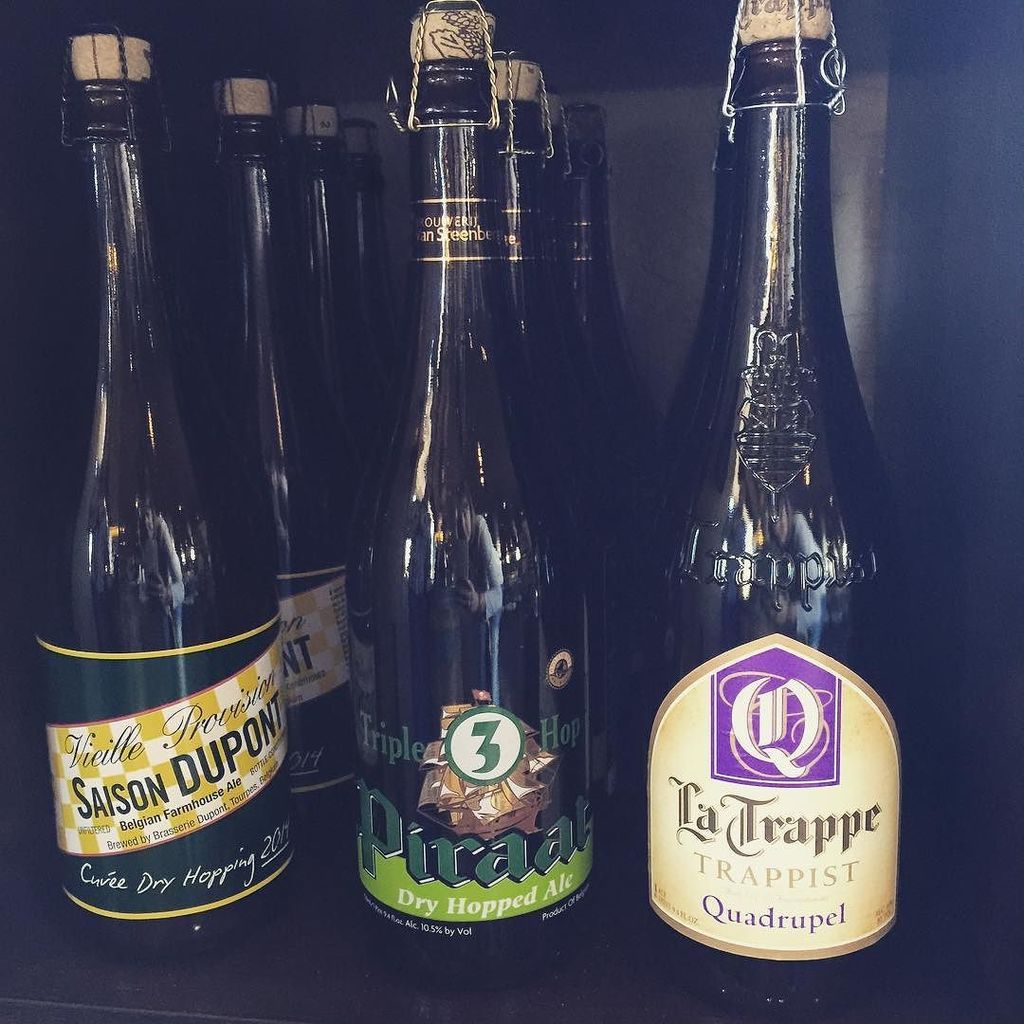 BrixWinesAZ's tweet photo. Craft beers quench a Thirsty Thursday, don't they? #brixwines #craftbeer #saisondupont #th… https://t.co/oFTzgjcEaD https://t.co/no8f9yVCGr