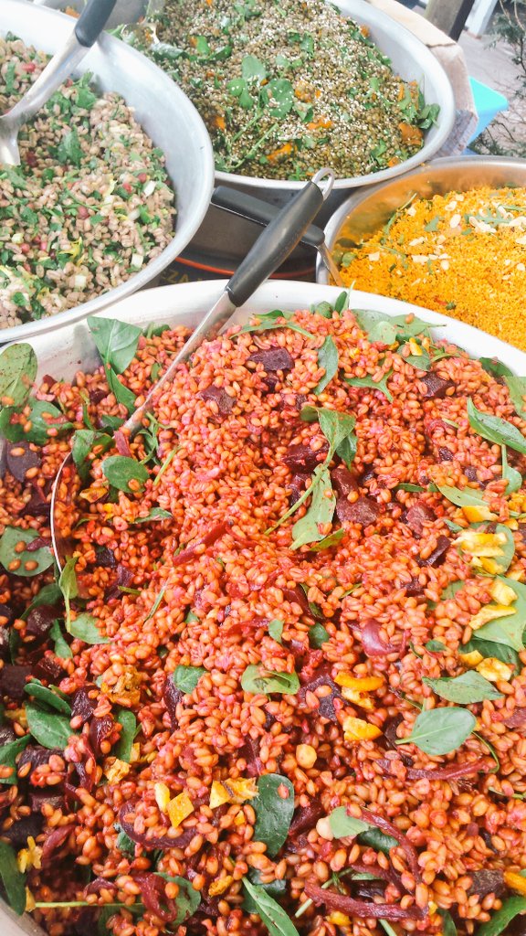 mahonpointsc's tweet photo. Rainbow of salad colour from @rocketmancork @mahonmarket 😍 #healthy #greatfastfood https://t.co/lOOE6gwFVC