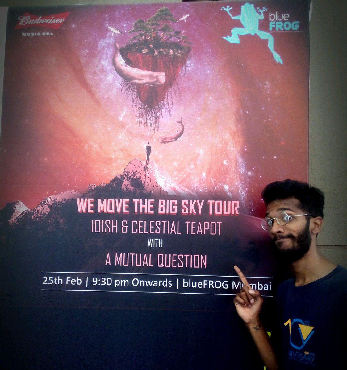 We go on at 9pm, at <a href="/theblueFROG/">blue FROG</a> ! Come say Hi! :) #WeMoveTheBigSkyTour
