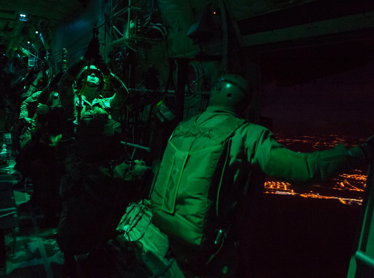 RamsteinAirBase's tweet photo. #Paratroopers train in #Portugal with Ramstein's #C130Js https://t.co/Cv8QwgbyYd https://t.co/RQb9HIndYc