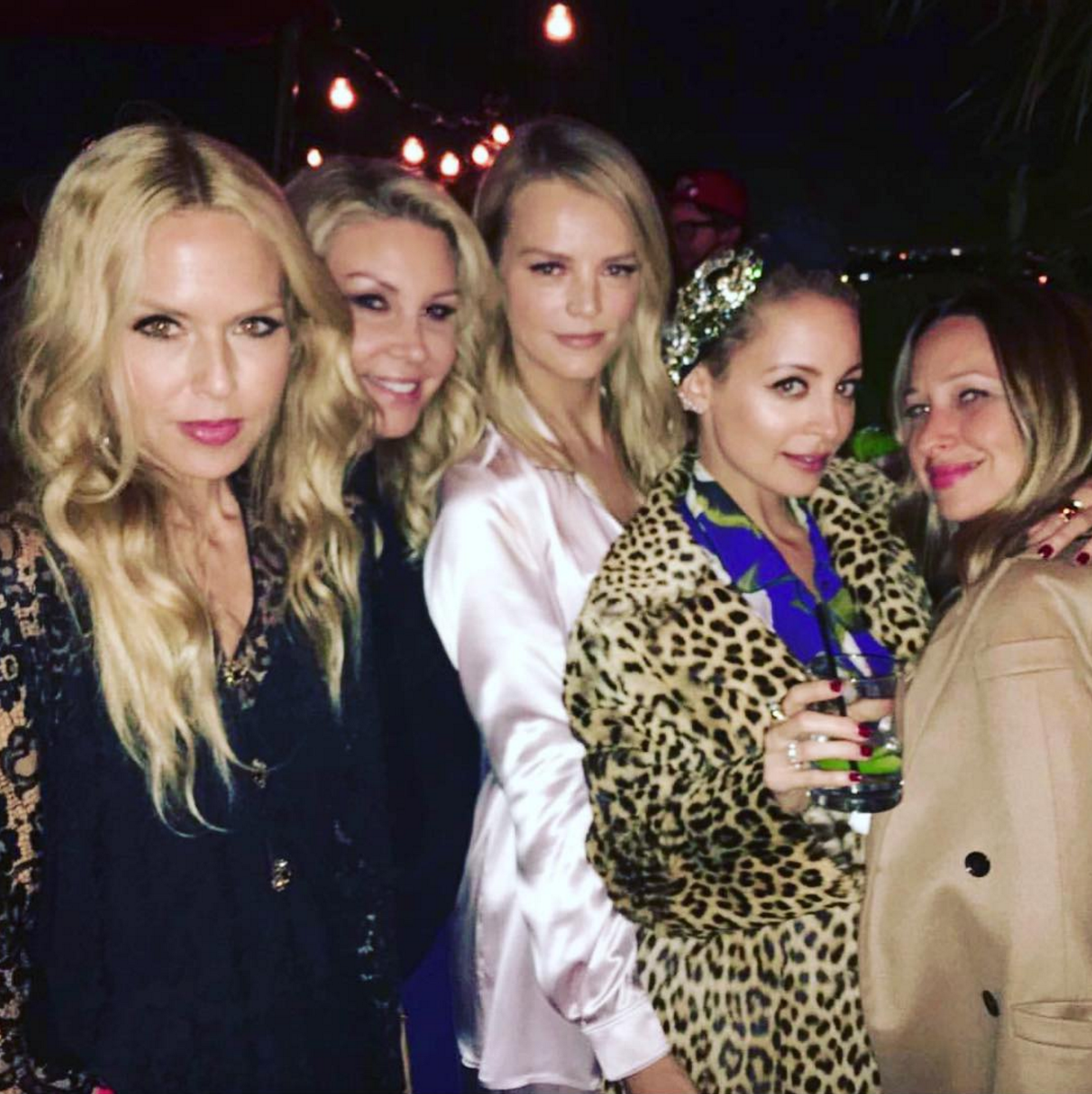 RachelZoe's tweet photo. About last night at @derekblasberg #dgpyjamaparty with my girls #ohwhatanight #stayedtoolate #repost @heatherparry https://t.co/HEisMfqeGC