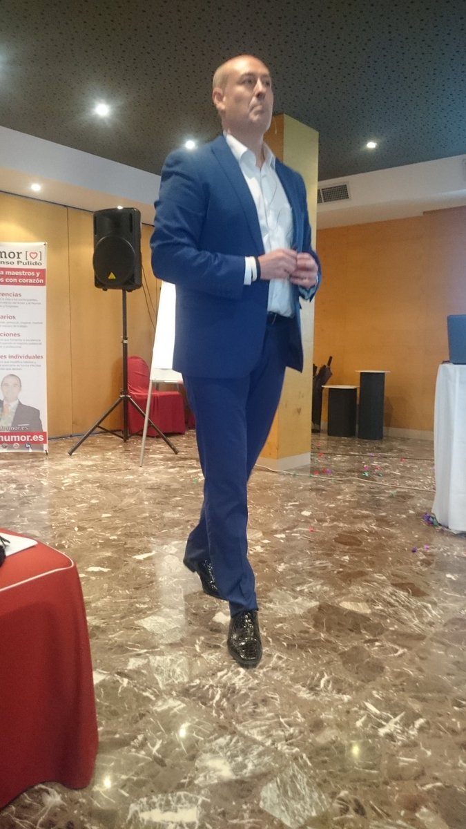 iservia's tweet photo. #Fornax16
@javaloyesv &amp; @vicky_r_s 
Exito y fracaso

Gestionar momentos dificiles, salen oportunidades.
Competir. https://t.co/2XgHYMSSRe