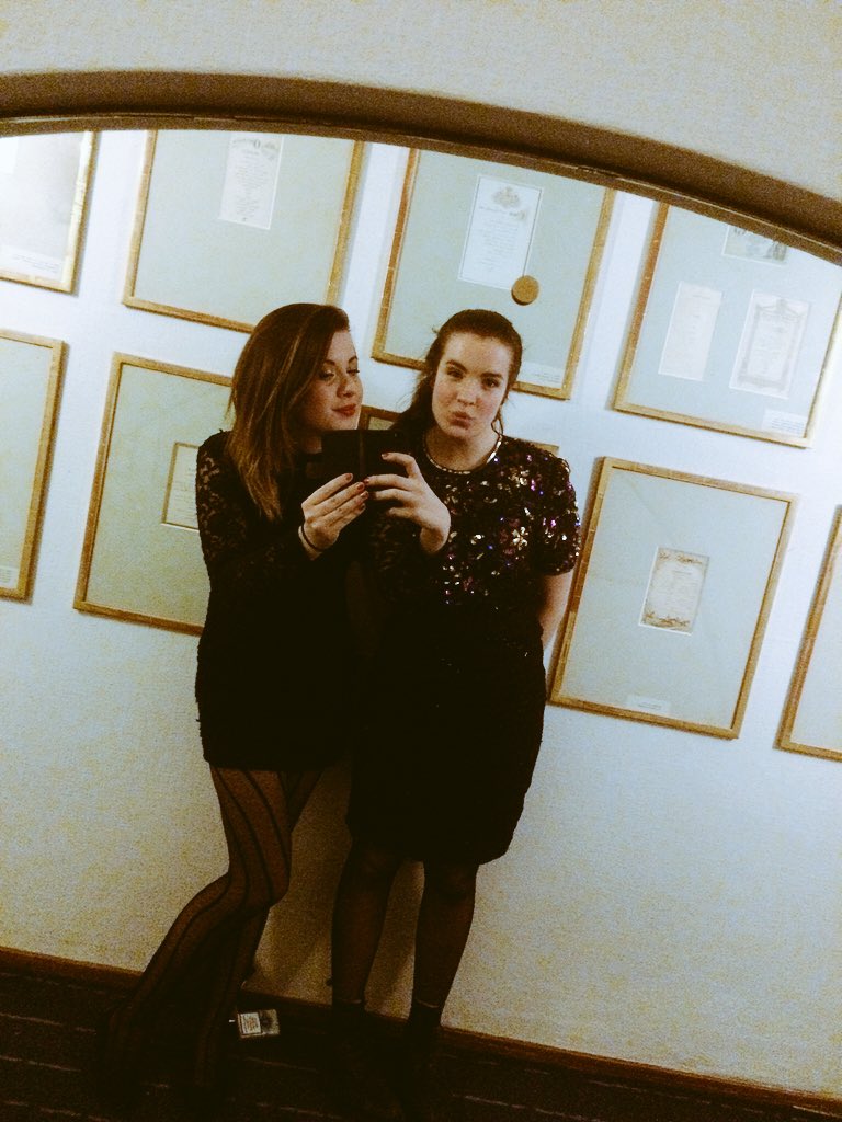 KelleyGiggle's tweet photo. Yesterday 🎉 #grammis16 @sequinedheart https://t.co/oWWSkyHPQc