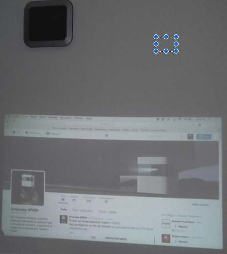 InnocubeSpain's tweet photo. Asi se ve nuestro twitter proyectado a la pared con nuestro innocube!
#INNOCUBE #twitter #proyector https://t.co/OEr96kGfrH