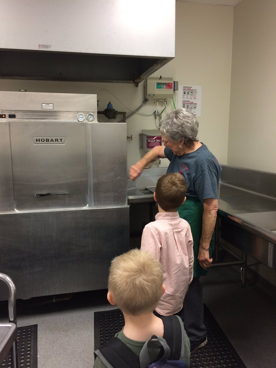 lisahardage's tweet photo. Just a little lesson from Ms. Jan this morning on how this dishwasher works! @CentralCabotpK4 @ceprekrocks https://t.co/Vq0tYtCSua