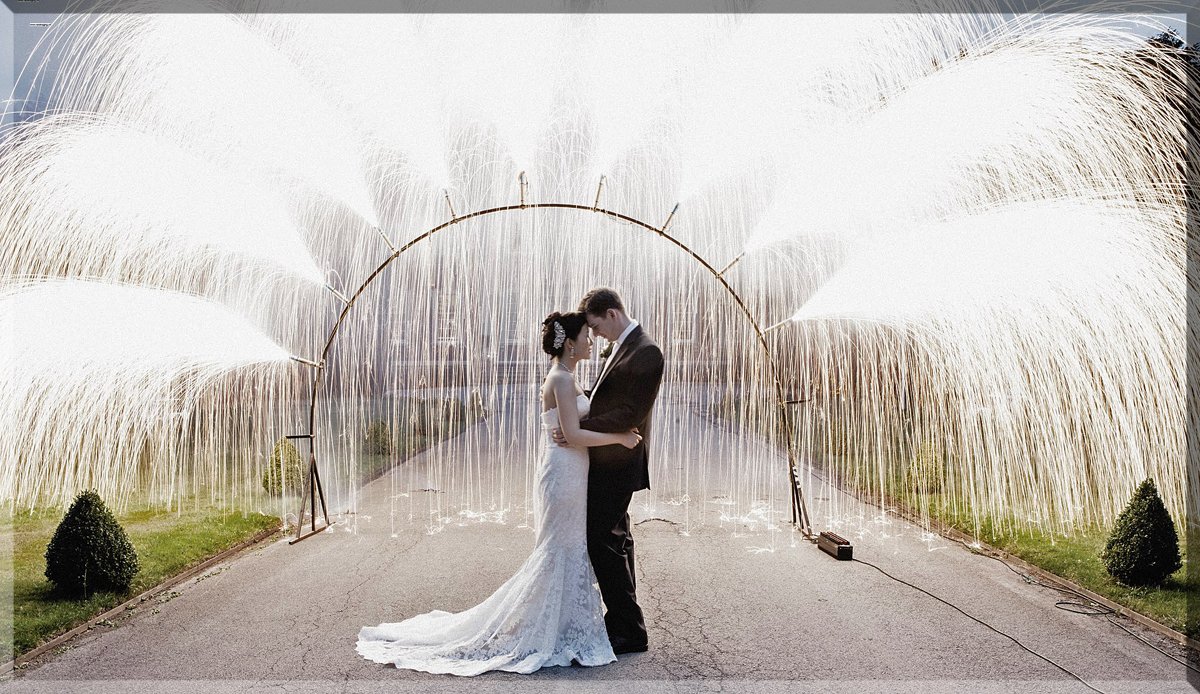 JubileeFirework's tweet photo. #weddingplanners #bridetobe #weddingfirework ideas take a look at our #Wedding portfolio https://t.co/3j25zQBUUj … https://t.co/CPtf4GPozi