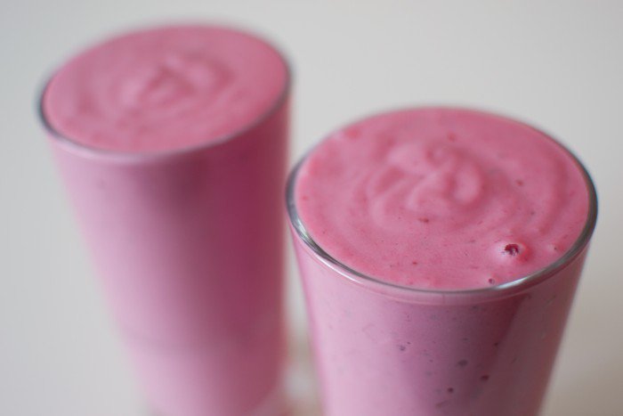 ONEBananas's tweet photo. .@WellandGoodNYC readers voted #bananas as a must-have smoothie ingredient! https://t.co/8uTbdGLNLz https://t.co/LTKhjnsYsW