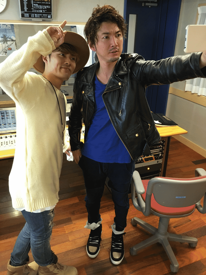 BAYFMBREATHE's tweet photo. 木曜日24:00からはbayfm「BREATHE PLEASE」
たまには自撮りの2人をお届け✨

bre@bayfm.co.jp
#ブリプリ https://t.co/gFzqKoaoCg