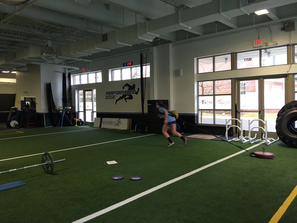 SBGirlsLax's tweet image. Freshman 2019, Malley McFarlane putting in work at 6 AM on day four of tryouts!🙌🏻👊🏻💪🏻 @crashlax #performanceEDGE