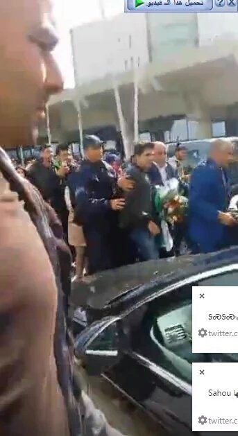 G_SouhilaIhab's tweet photo. أسرع استقبال ياناس من كثرة التدافع الشرطه اتدخلت 😍🙈💪💃💃#IhabAmir #SouhilaBenLachhab 
 #رشو_الورد_ايهاب_حينور_الجزاير https://t.co/yACp4k3bMX