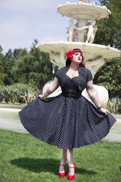VivOfHolloway's tweet photo. @teerwayde looks knockout in her @VivOfHolloway: "It's all about the boning."https://t.co/agmDNgem5x https://t.co/2hSTdQ1ChF