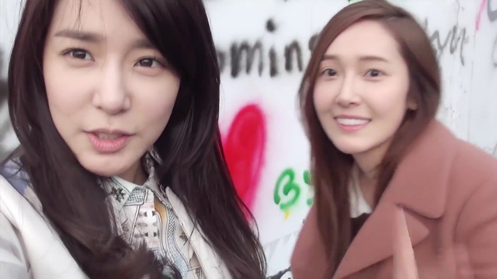 snsdforeverlov2's tweet photo. すっぴんも美しい
美人ボンナマンナ美人
シカのシンプルスタイル
ほんまに好き https://t.co/yXkx6dEIup