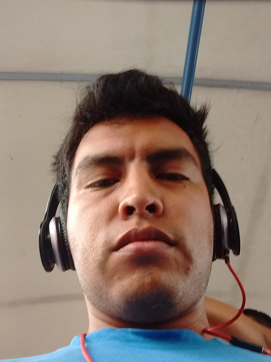 romatq88's tweet photo. #BatallaDeLosPollitosConGaldos Jota the best https://t.co/FSMycW29Gf