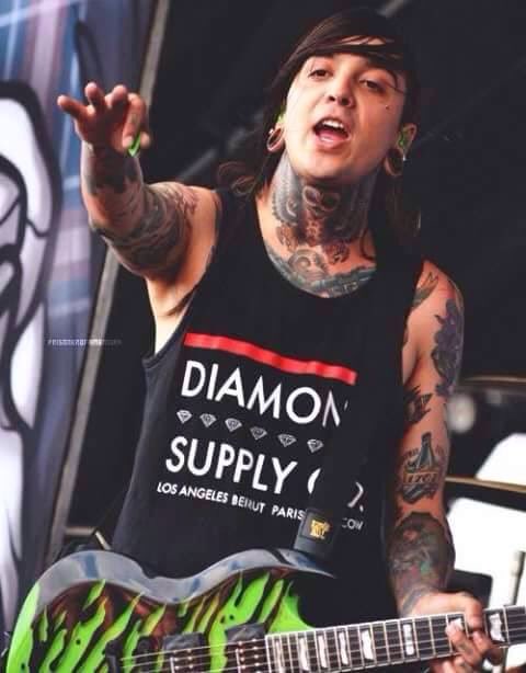 LucyPryor's tweet photo. HAPPY BIRTHDAY TONY @Tony_Turtle https://t.co/GrFr29dEOf