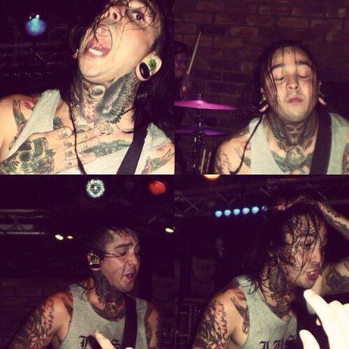 LucyPryor's tweet photo. HAPPY BIRTHDAY TONY @Tony_Turtle https://t.co/GrFr29dEOf