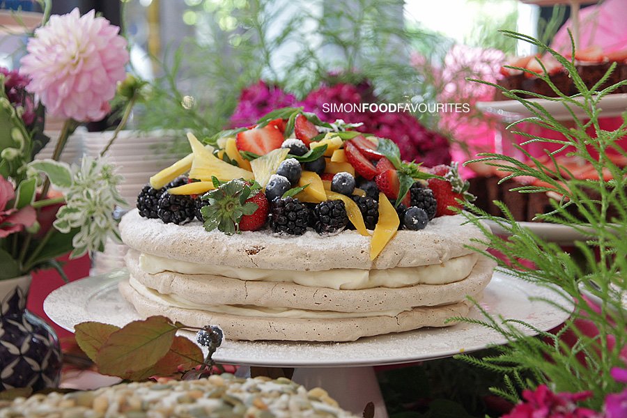 SimonLeong's tweet photo. Wonderful looking Hazelnut #Meringue #Cake @LyndeyMilan Bakeware Range launch #INVITE #LyndeyMilan #bakingsecrets2 https://t.co/l46G9oHhmm