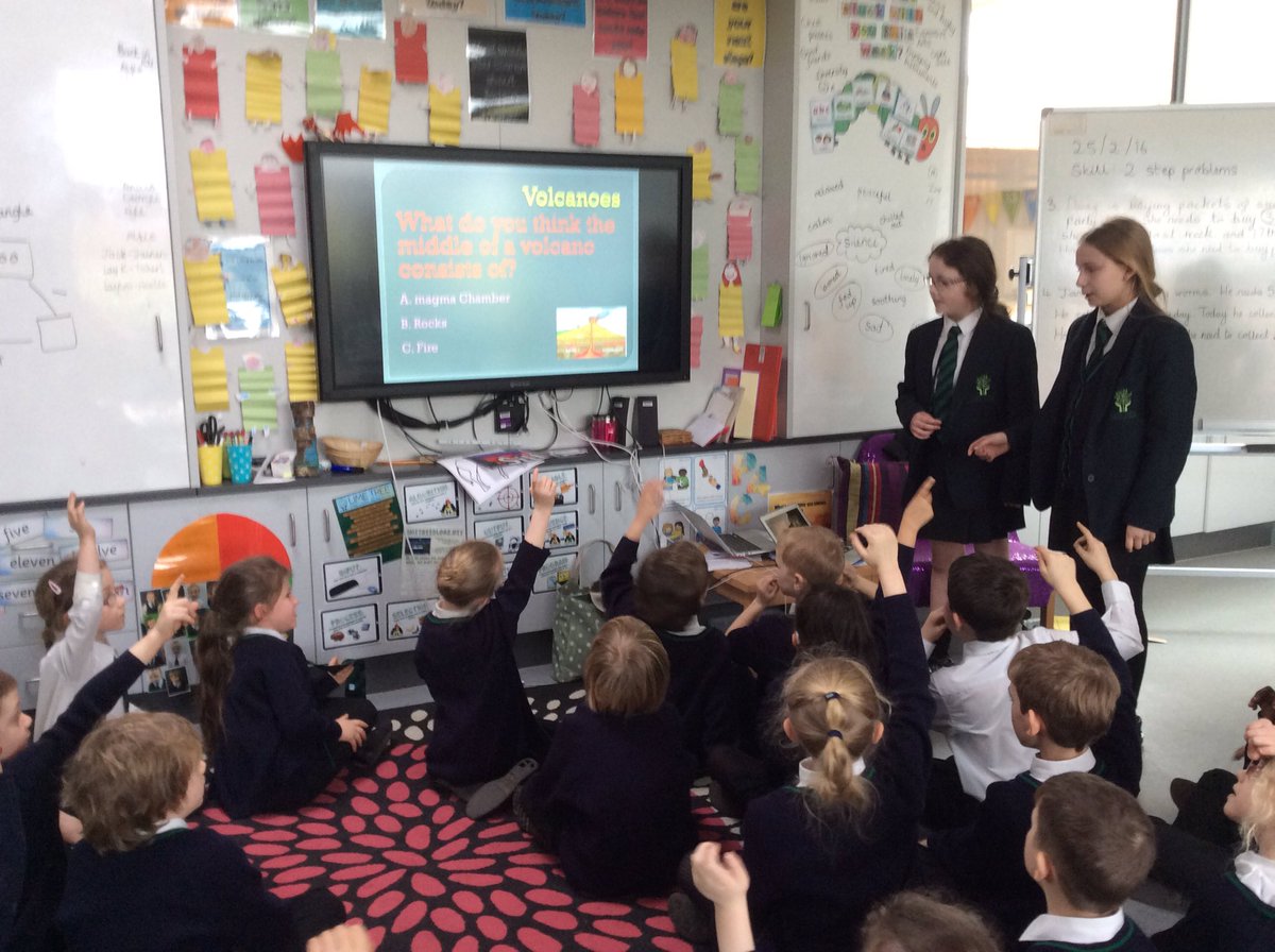 Classof206lLTPA's tweet photo. What a treat! We have visitors from @Year6LTPA delivering a #PowerPoint about #extreme #weather #theme #skills https://t.co/LfoP11lTWM