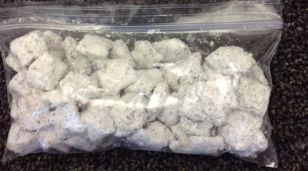 MericasMunchies's tweet photo. #Tamethemunch with PUPPY CHOW!!! Look for Emily, Elizabeth, Alex, and Davis! 🇺🇸😍👅 https://t.co/QlUeoYaJwD