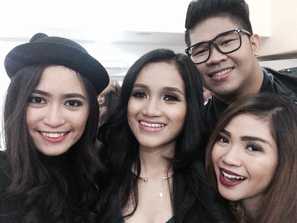 _carljoshua's tweet photo. Posting these bc bitches were so fiiiiiiiiiiiine @akaArveng @iamlouisezoleta #jhem https://t.co/o9AcKaqOtE