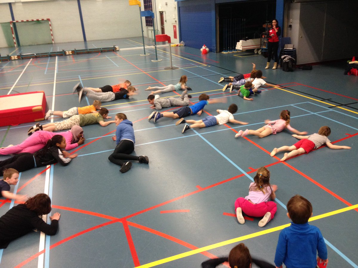 We kijken terug op geslaagde Sportmix in sporthal hoograven met <a href="/WTHoograven/">Wijk Team Hoograven</a> wel 40 kinderen met sportieve ouders