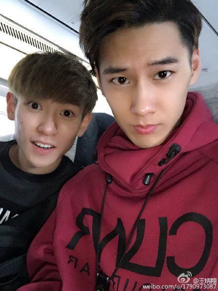 cherrygirlpssp's tweet photo. ติดคู่นี้มากเป็นพิธีกรรายการดังของจีนและแบบเปิดเผยอะ ปลื้ม #คู่รักเกย์ #คู่เกย์จีน #เกย์จีน #ชายได้ชายสาววายนิพพาน https://t.co/eyNYAo97J2