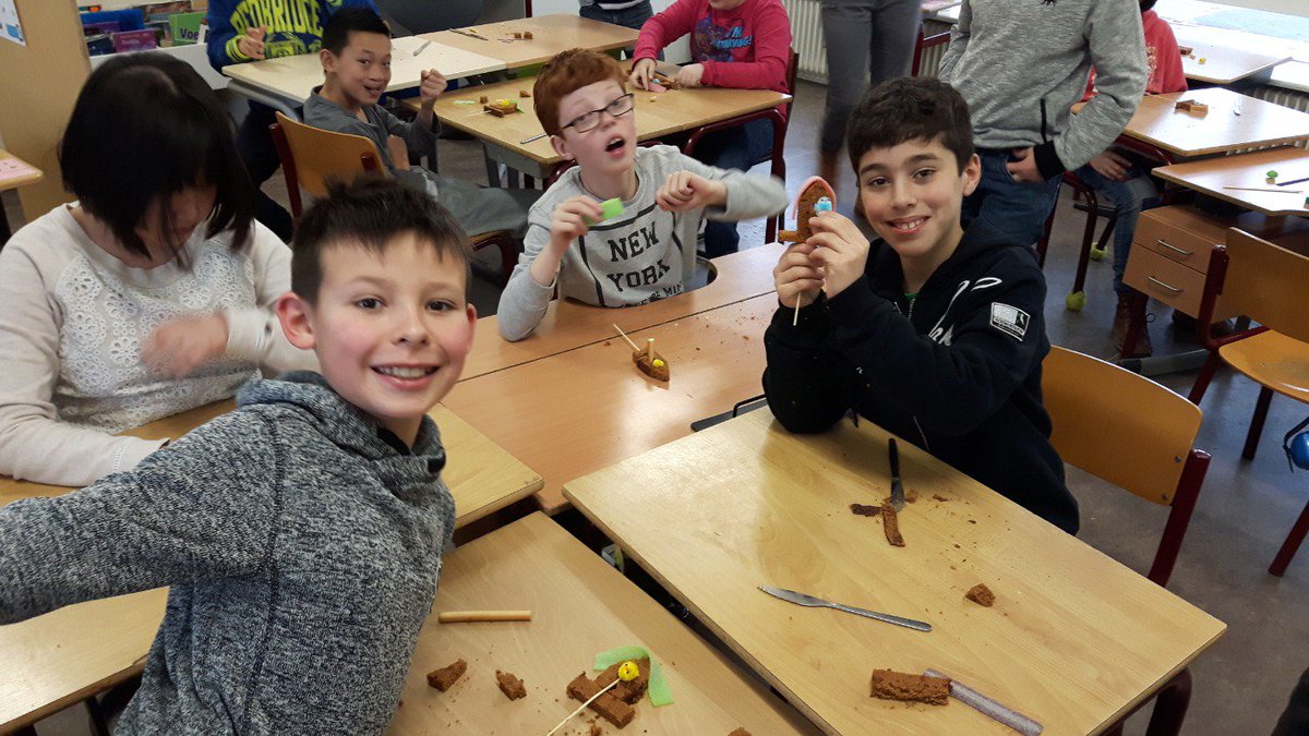 Kirs81's tweet photo. Wat een creativiteit op basisschool de # Linde vandaag. Vanmiddag opnieuw een lekkere en gezonde traktatie gemaakt! https://t.co/bviJXOAKV5