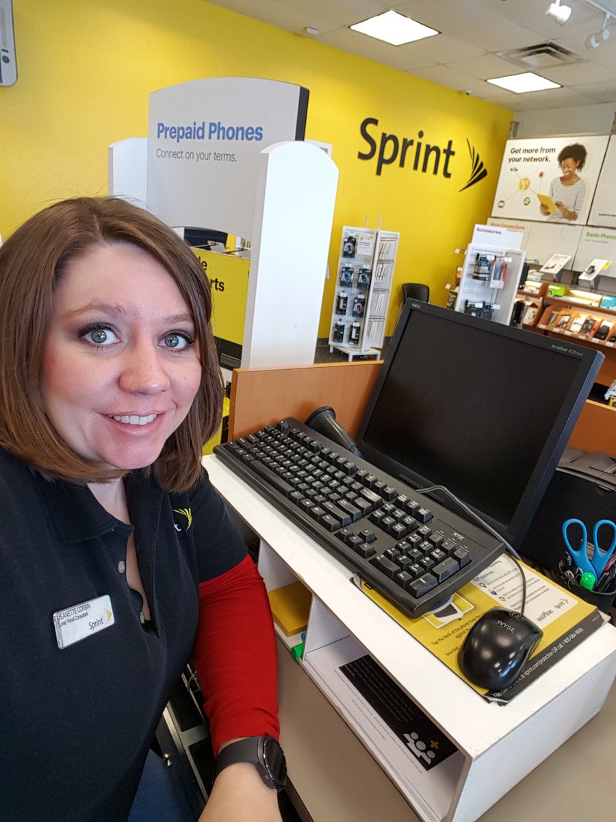 JeanetteEvitts's tweet photo. Made it! If you're out and about, stop in and save $200 on a new Samsung phone! @bbeadl01 #SprintCentral https://t.co/qQJXW8rF5R