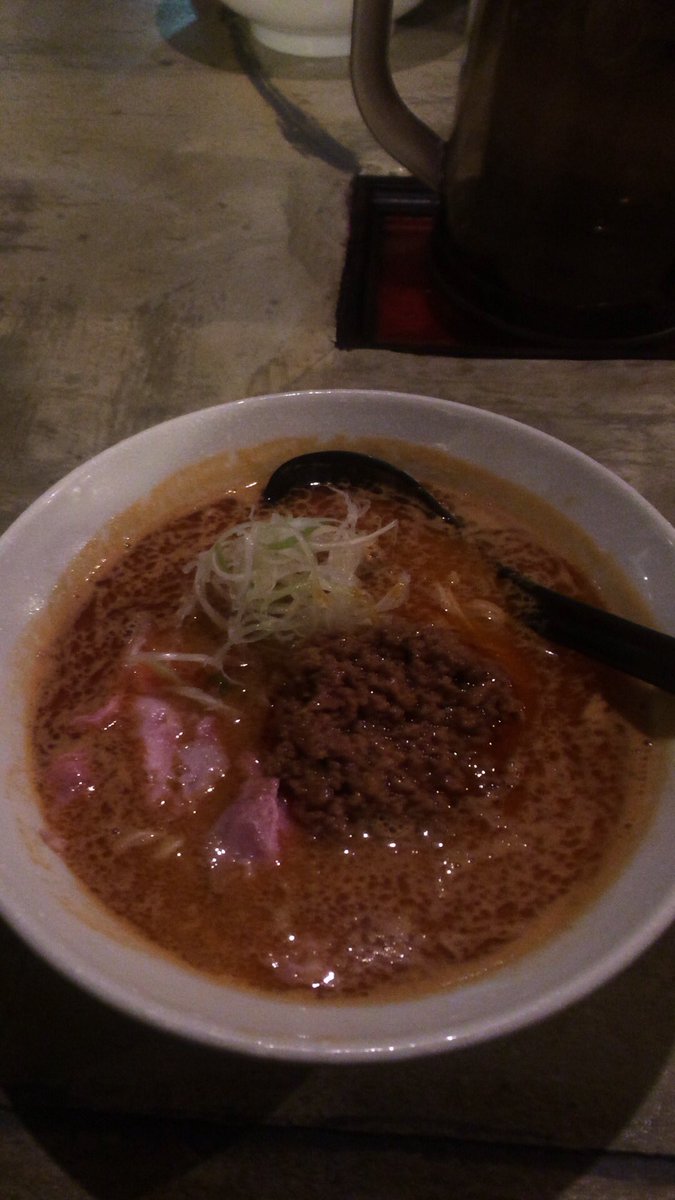 近所に移転してきた みつか坊主に行ってみた。味噌(TOYONO)は以前と変わらない味で、新登場の担々麺はフツーだった 