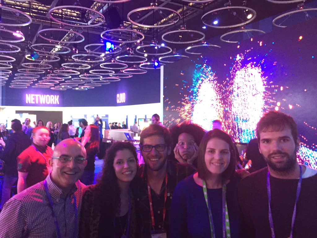Barcinno's tweet photo. .@youlapse @KangooSave and @todolocreo and @hectormanzani having some fun at #Intel party #MWC16 https://t.co/RrscsNdpev