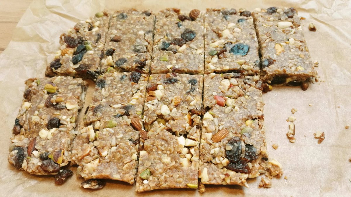 Exerciseyolife's tweet image. #PreWorkout #EnergyBars No bake and easy to make. Much better than any shop bought bars #ExerciseYourLife #Nutrition