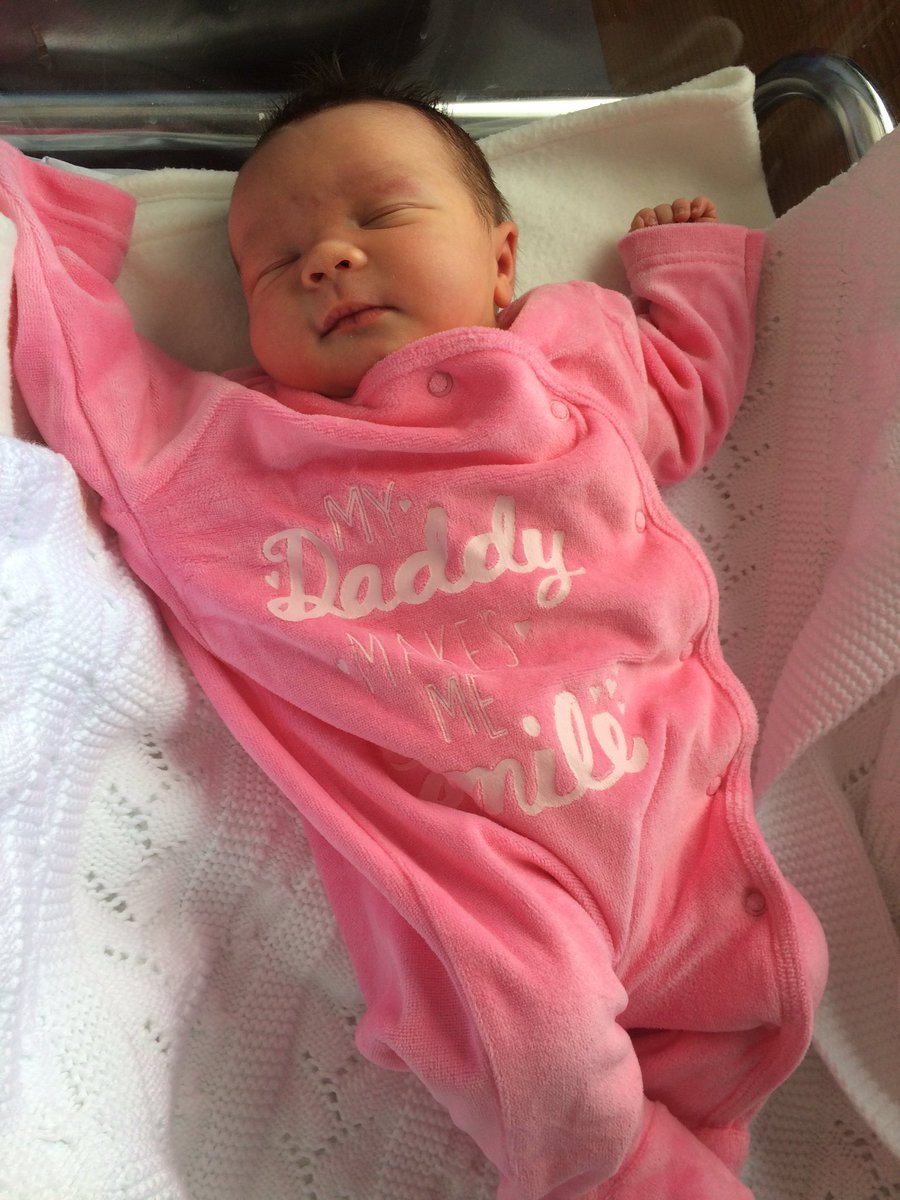 MinxDesigns's tweet photo. The latest Minx creation! 👑👶🏼✨🎀 ...meet my beautiful new helper! 'Grace Jayne Elizabeth Latham'
#MiniMinx https://t.co/xXMybyTb0R