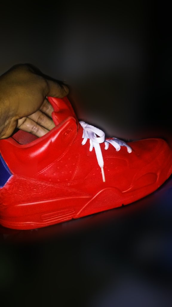graffiti212's tweet photo. #WEAREJORDAN custom red https://t.co/2wYdo2ZBVk