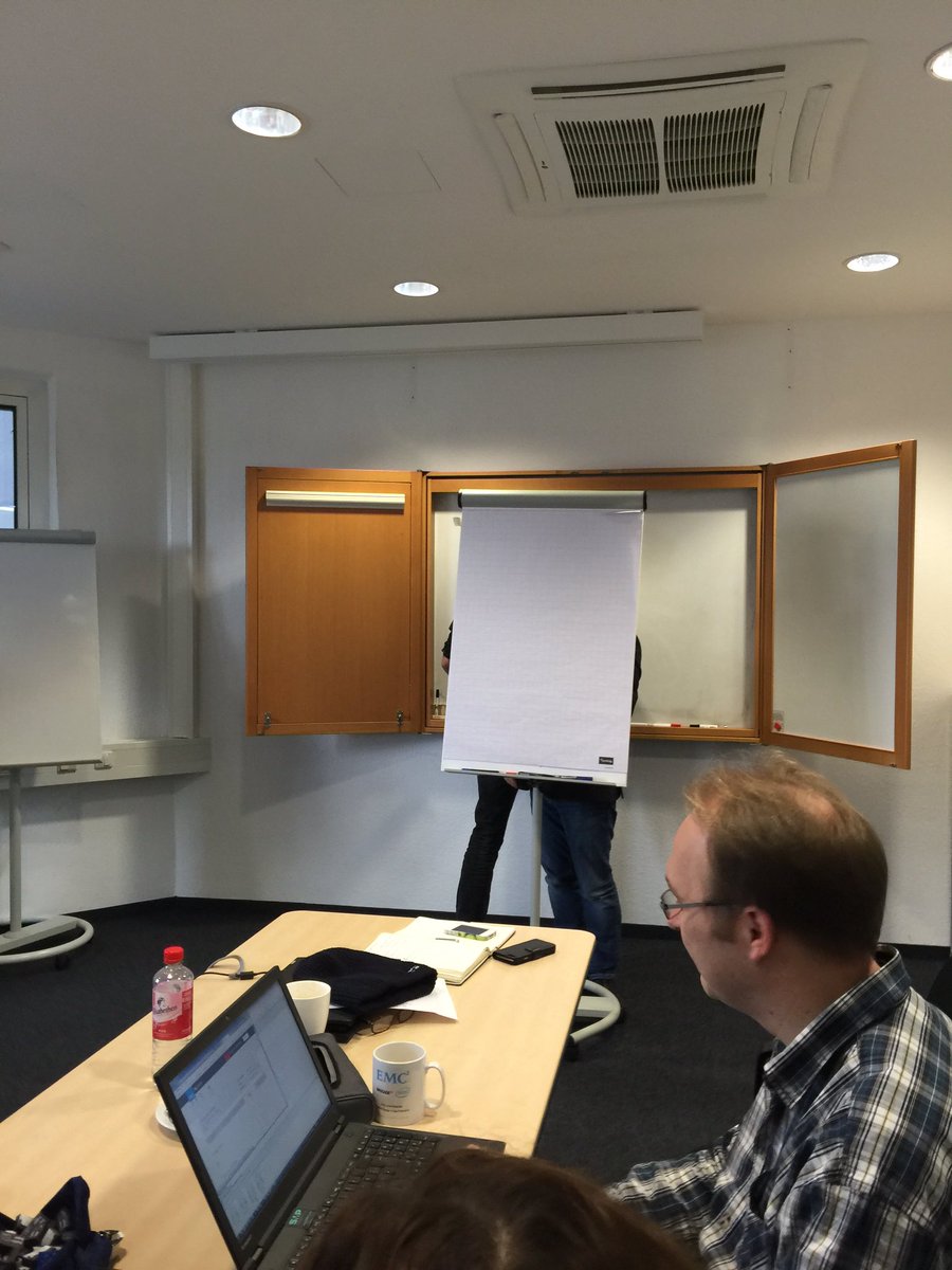 azurestack_guy's tweet photo. From Zero to awesome:whiteboarding with #godfatherofisilon and @walzea , there is no no with @EMCIsilon #isilonsd https://t.co/KX35LGQMhv