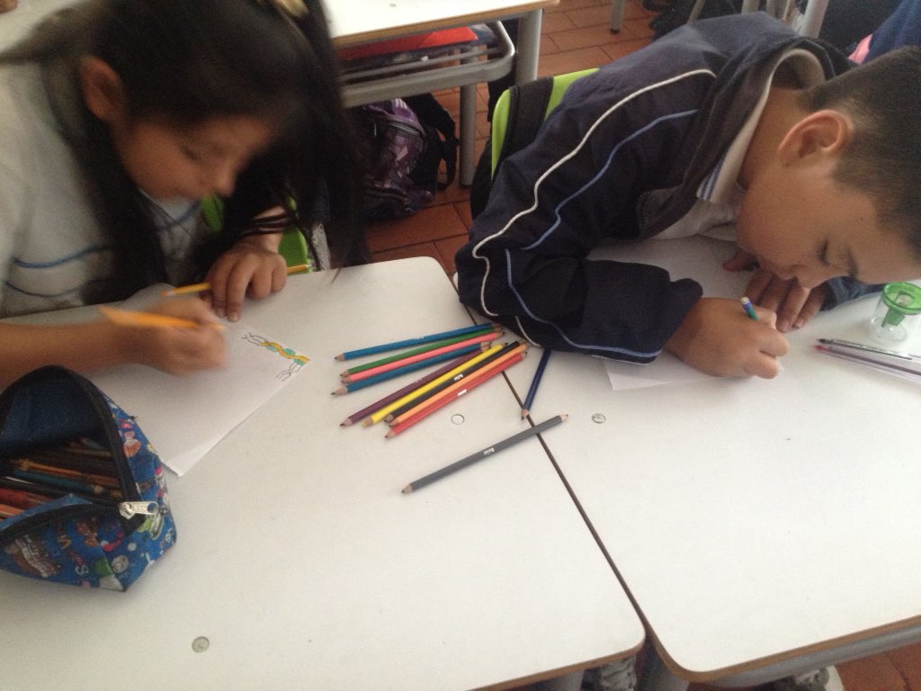 PieccUsaquen's tweet photo. #LaPazEsUnaNota y desde el arte las y los estudiantes del Cristóbal Colón la construyen desde la convivencia https://t.co/amzJEW2ghA