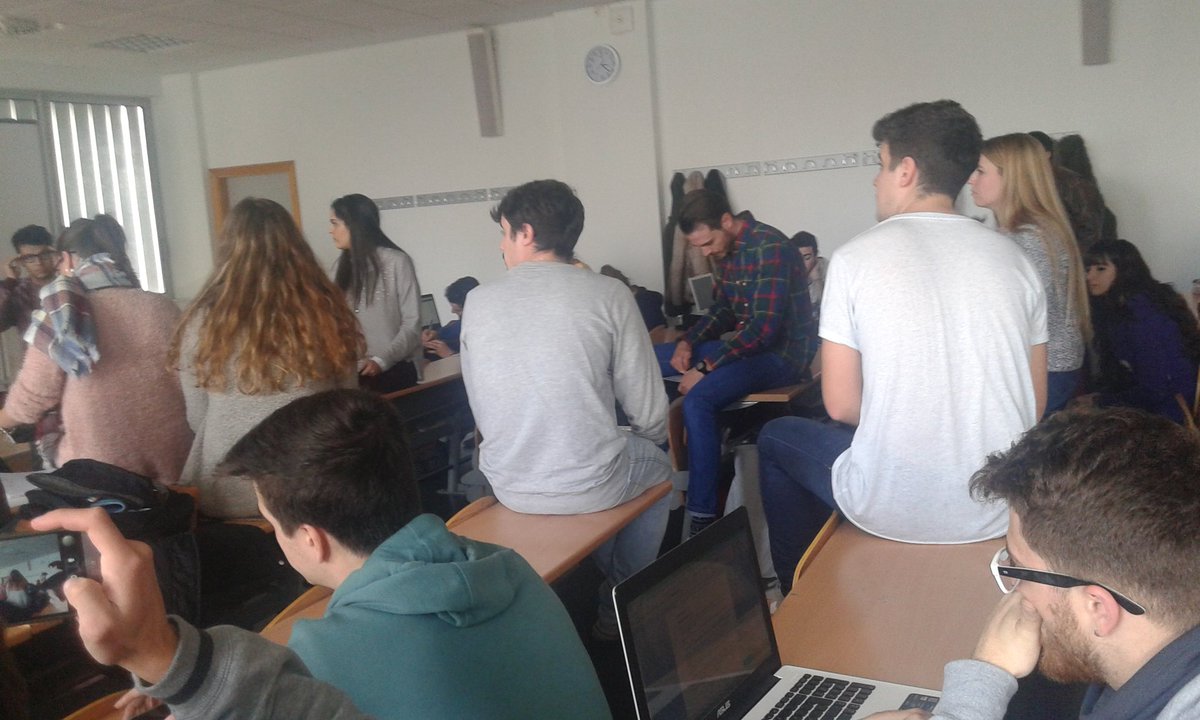 marinappz's tweet photo. Puesta en comun del juego #Nasa #escuela que queremos #gamificación @LolaDaz https://t.co/wucTpttomf