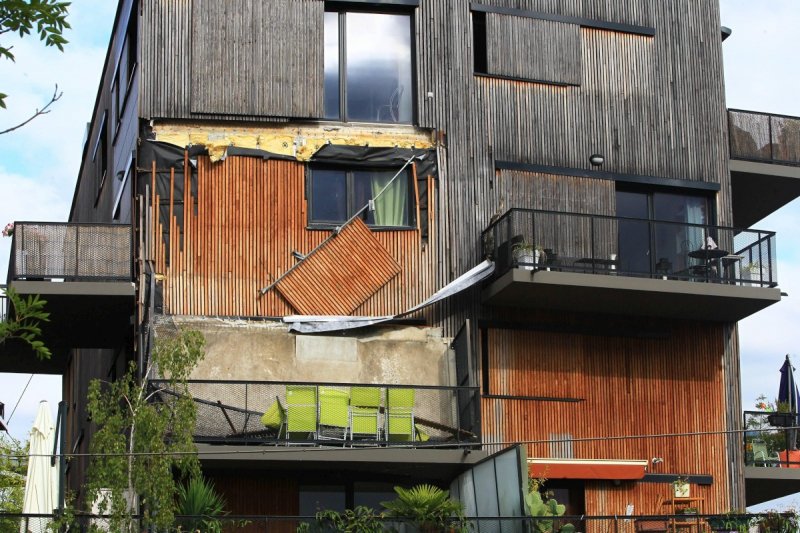 Bordeaux Ginko : tous les balcons de l'immeuble sont défaillants sudouest.fr/2016/02/25/bor…