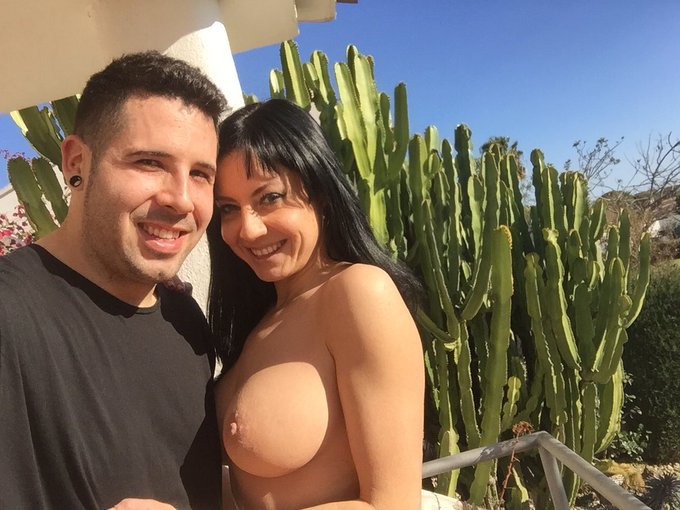 Hoy Escena muy ca&ntilde;era con  @Damaris_xxxx para @MMM100_kemaco @DiscoveryFuckTV  !! https://t.co/sW9Ry<a class="tags" href="/tag/damaris_xxxx">@damaris_xxxx</a><a href="/tag/elcatador"class="tags"><span>#elcatador</span></a>