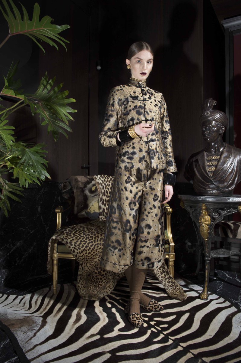 CR FASHION BOOK tweet media